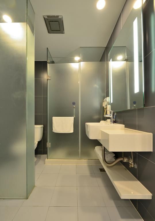 Hanting Xujiahui Hotel 2*