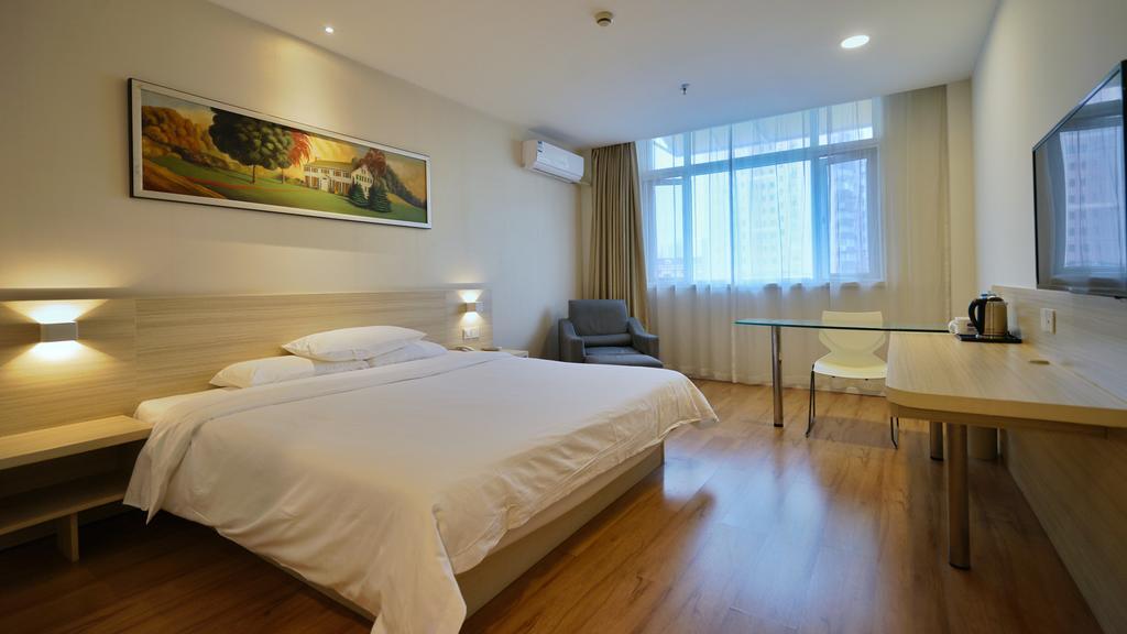 Hanting Xujiahui Hotel